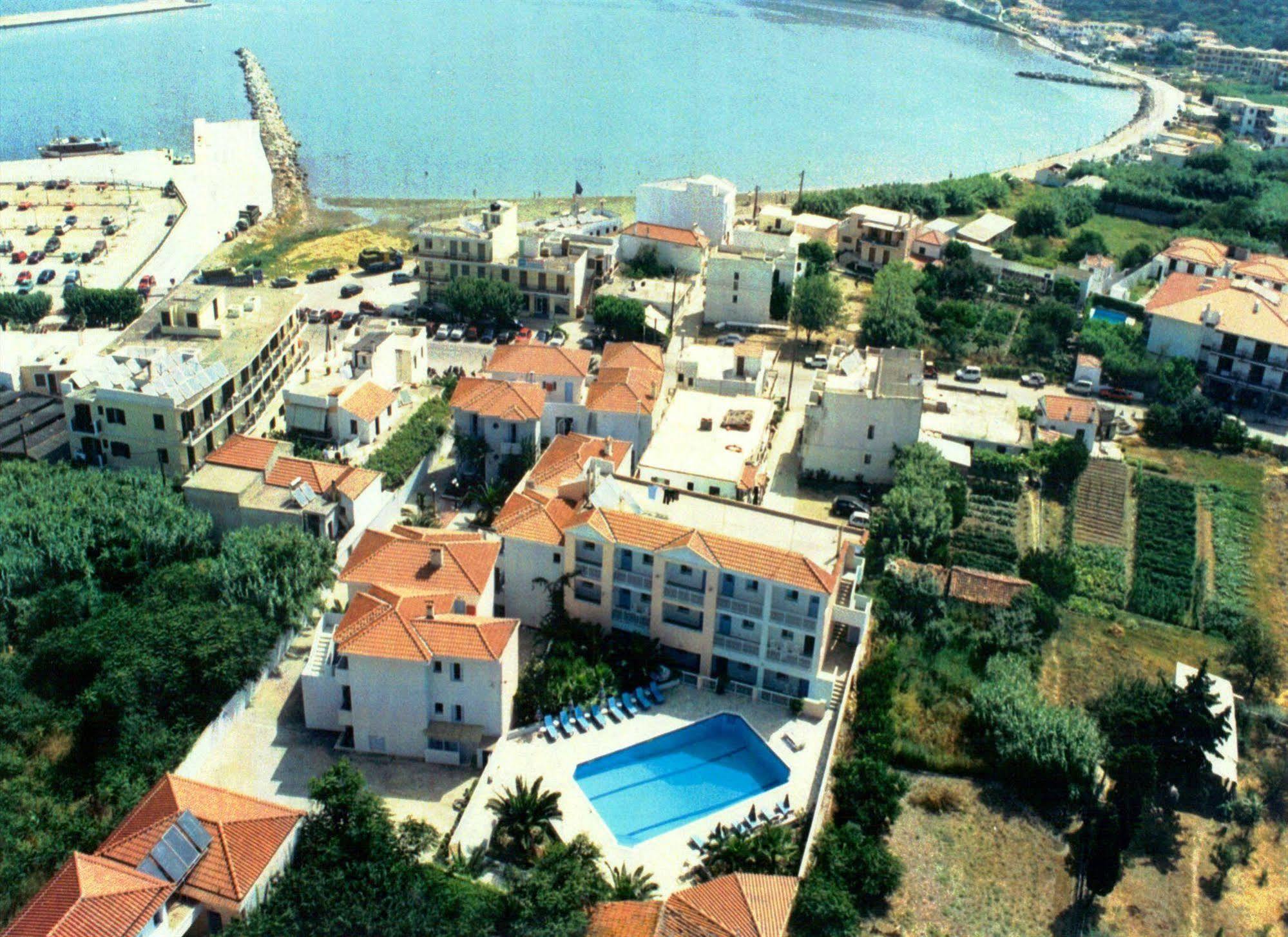 Dolphin Hotel Skopelos Town Exterior foto